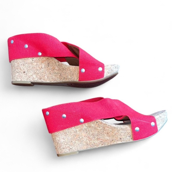 Stylish Red Wedge Sandals - Picture 1 of 6